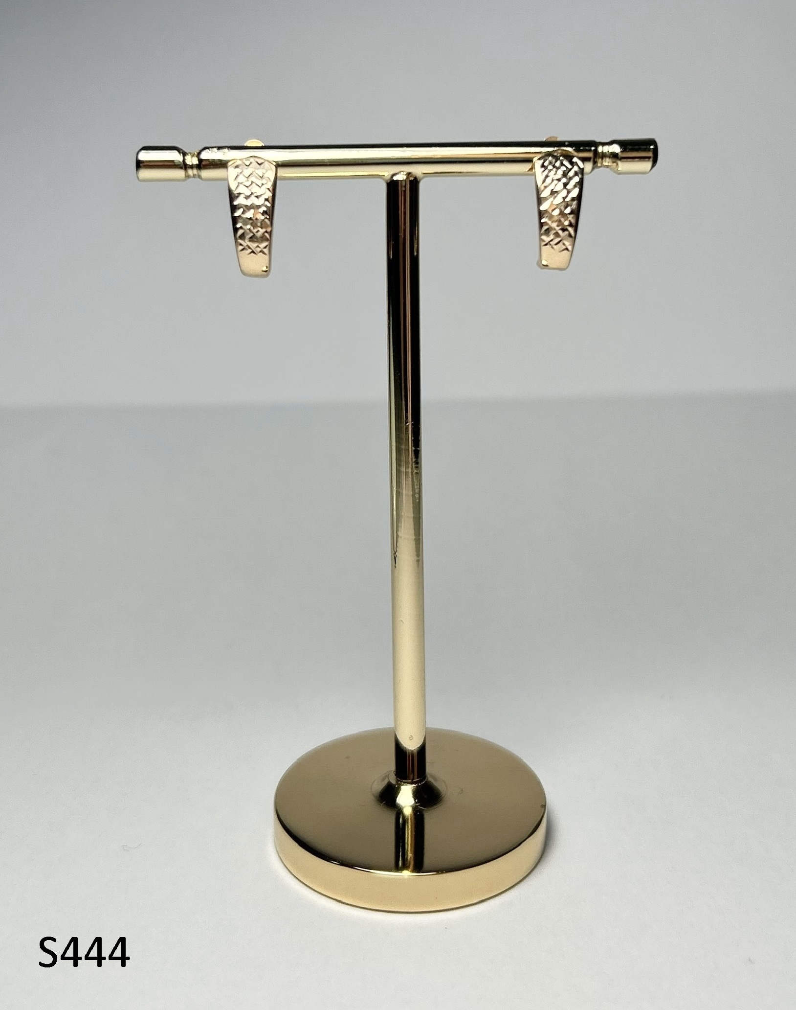 S444